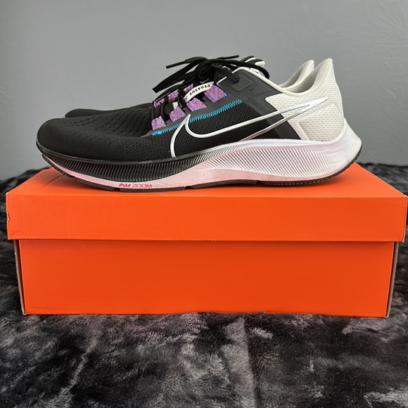 Nike Air Zoom Pegasus 38 - Picture 2 of 5